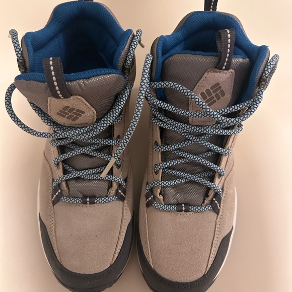 Columbia Shoes - Columbia newton ridge women’s hiking boots